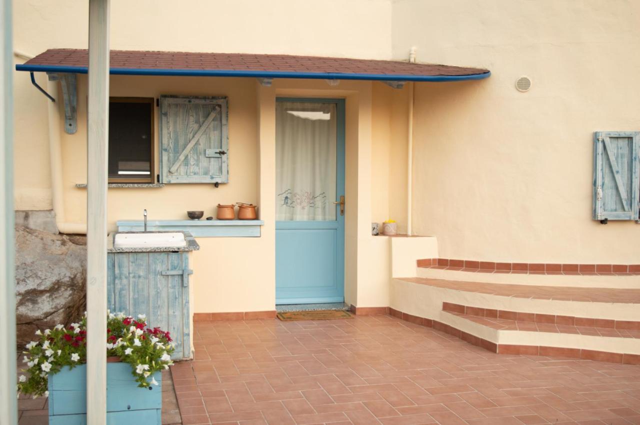 Nel Verde Del Villaggio - Casetta Celeste Gonnesa Exterior foto